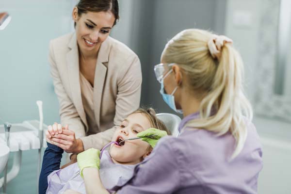 Advantages Of Seeing A Family Dentist